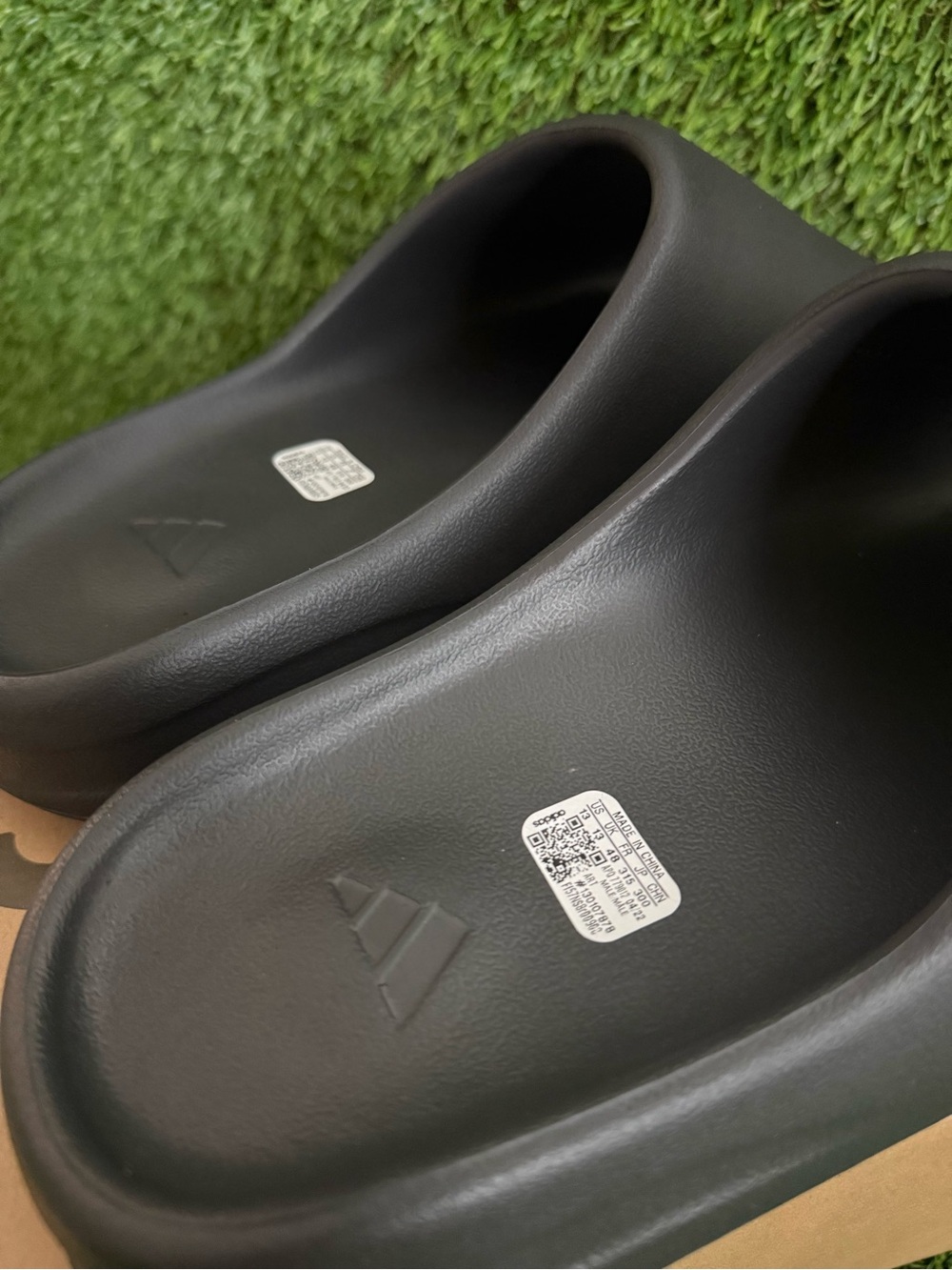 Yeezy Slide Sandals in Black - Picture 2 of 4